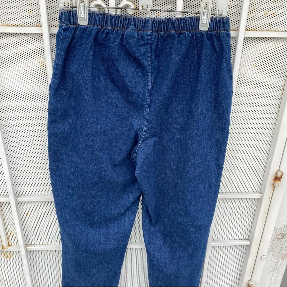 Croft & Barrow woman’s size medium average elastic waist stretch jeans - Picture 5 of 6